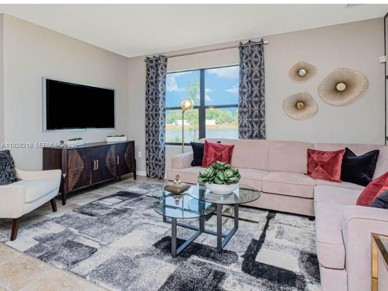 For Sale: $399,000 (4 beds, 2 baths, 1827 Square Feet)