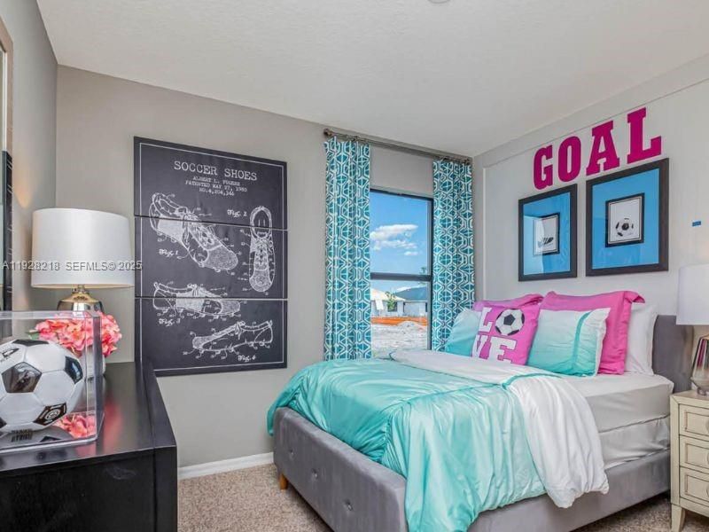 For Sale: $399,000 (4 beds, 2 baths, 1827 Square Feet)