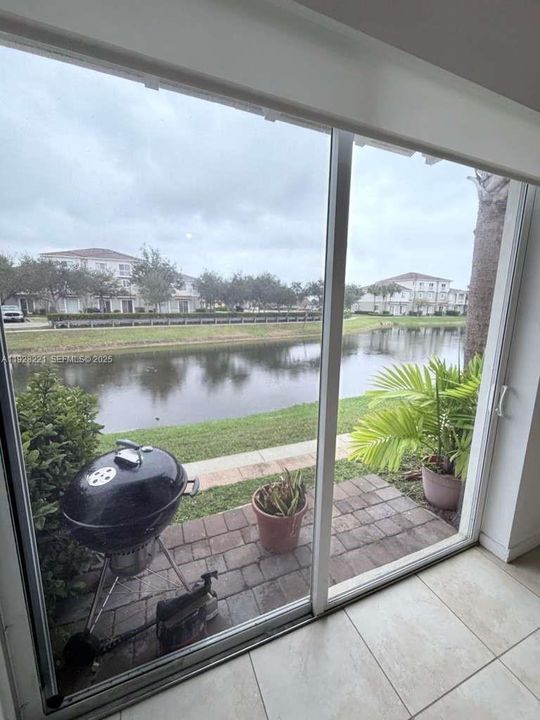 For Rent: $3,100 (3 beds, 2 baths, 1720 Square Feet)