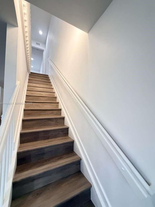 For Rent: $3,100 (3 beds, 2 baths, 1720 Square Feet)