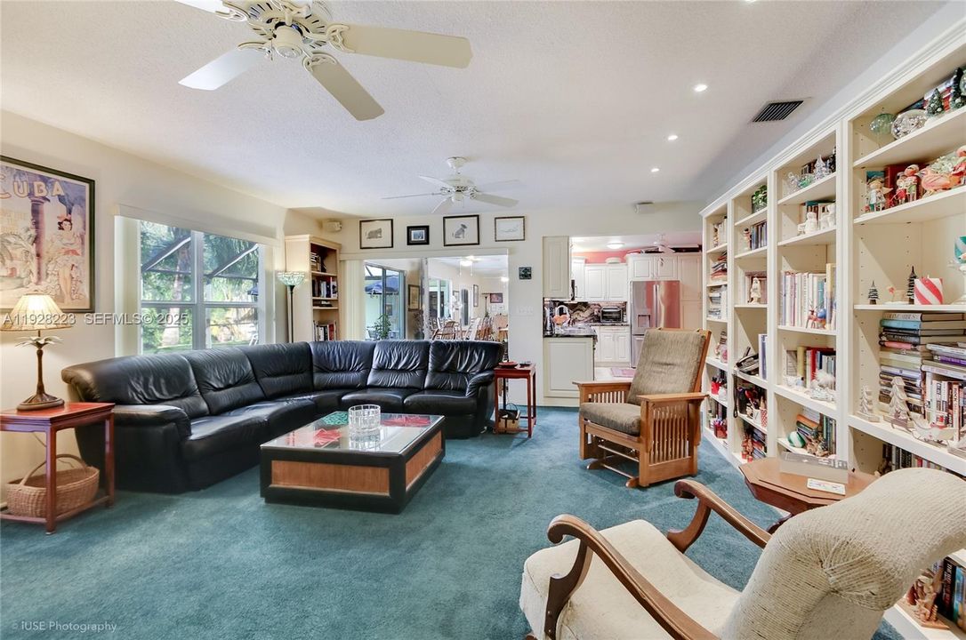 待售: $925,000 (4 贝兹, 3 浴室, 2930 平方英尺)