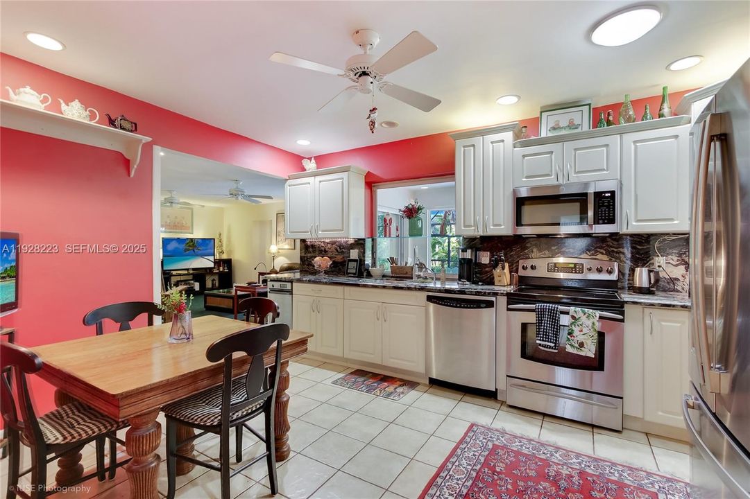 待售: $925,000 (4 贝兹, 3 浴室, 2930 平方英尺)