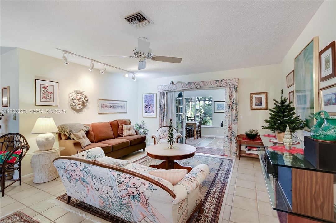 待售: $925,000 (4 贝兹, 3 浴室, 2930 平方英尺)