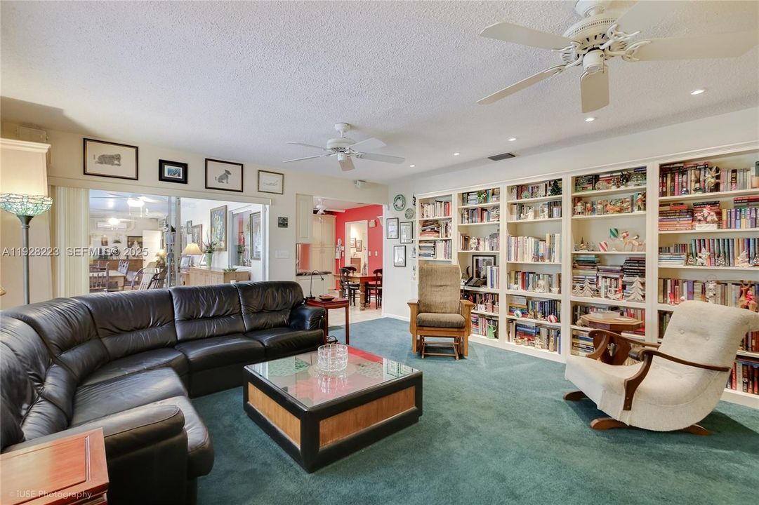 待售: $925,000 (4 贝兹, 3 浴室, 2930 平方英尺)