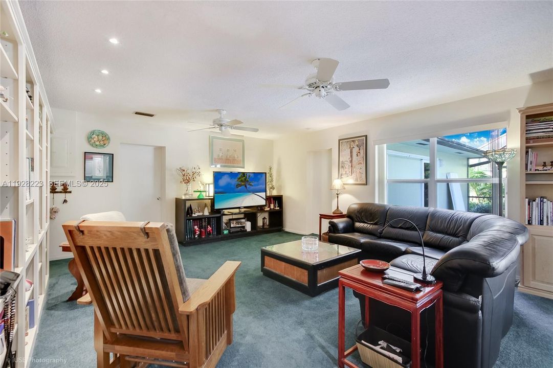 待售: $925,000 (4 贝兹, 3 浴室, 2930 平方英尺)