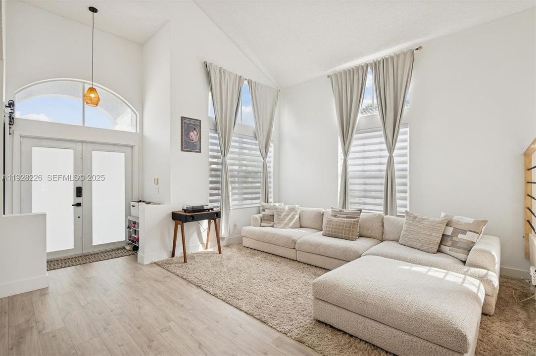 For Sale: $795,000 (4 beds, 3 baths, 2740 Square Feet)