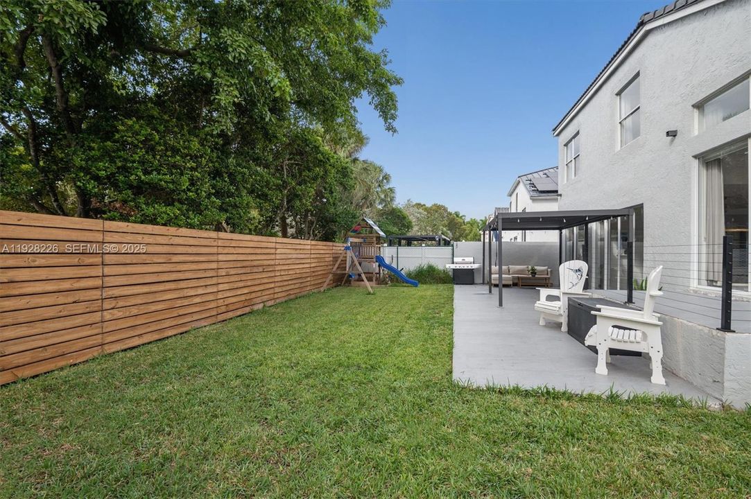 For Sale: $795,000 (4 beds, 3 baths, 2740 Square Feet)