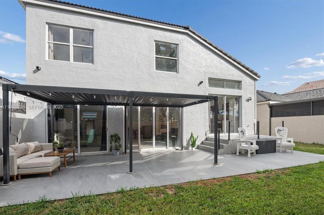 For Sale: $795,000 (4 beds, 3 baths, 2740 Square Feet)