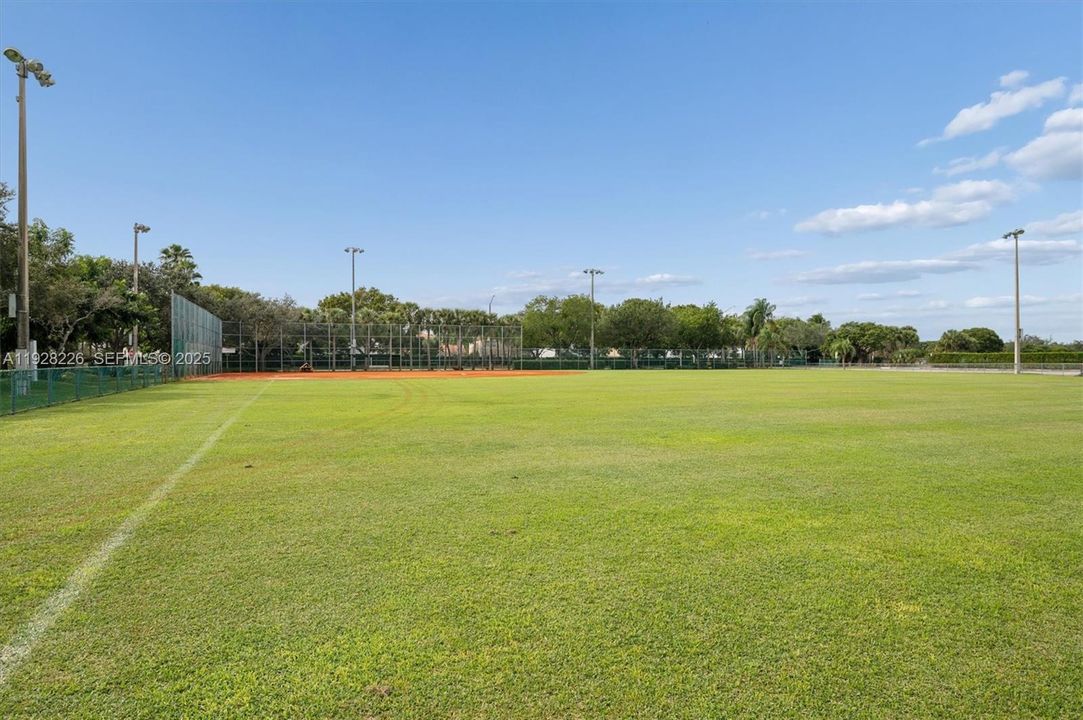 For Sale: $795,000 (4 beds, 3 baths, 2740 Square Feet)