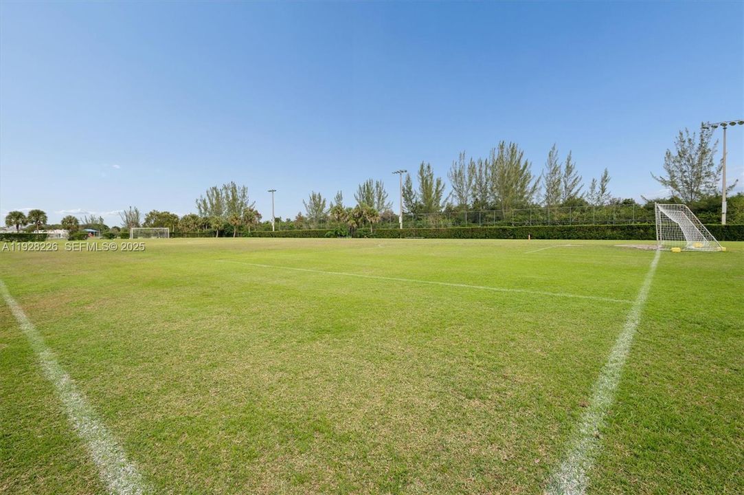 For Sale: $795,000 (4 beds, 3 baths, 2740 Square Feet)