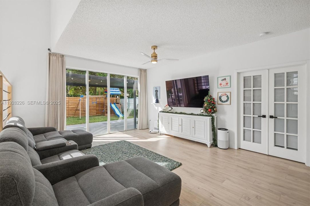 For Sale: $795,000 (4 beds, 3 baths, 2740 Square Feet)