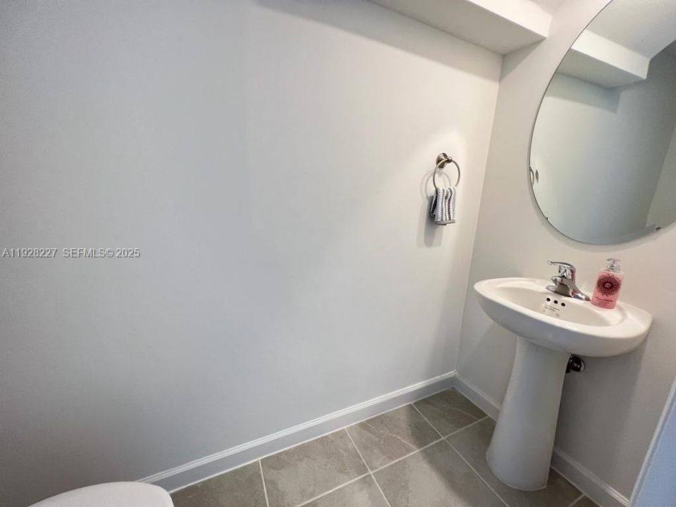 В аренду: $3,200 (3 спален, 2 ванн, 1443 Квадратных фут)