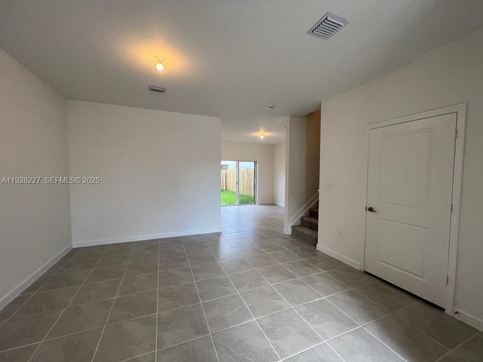 В аренду: $3,200 (3 спален, 2 ванн, 1443 Квадратных фут)