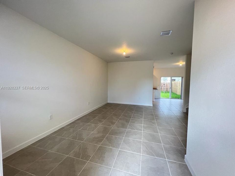 В аренду: $3,200 (3 спален, 2 ванн, 1443 Квадратных фут)