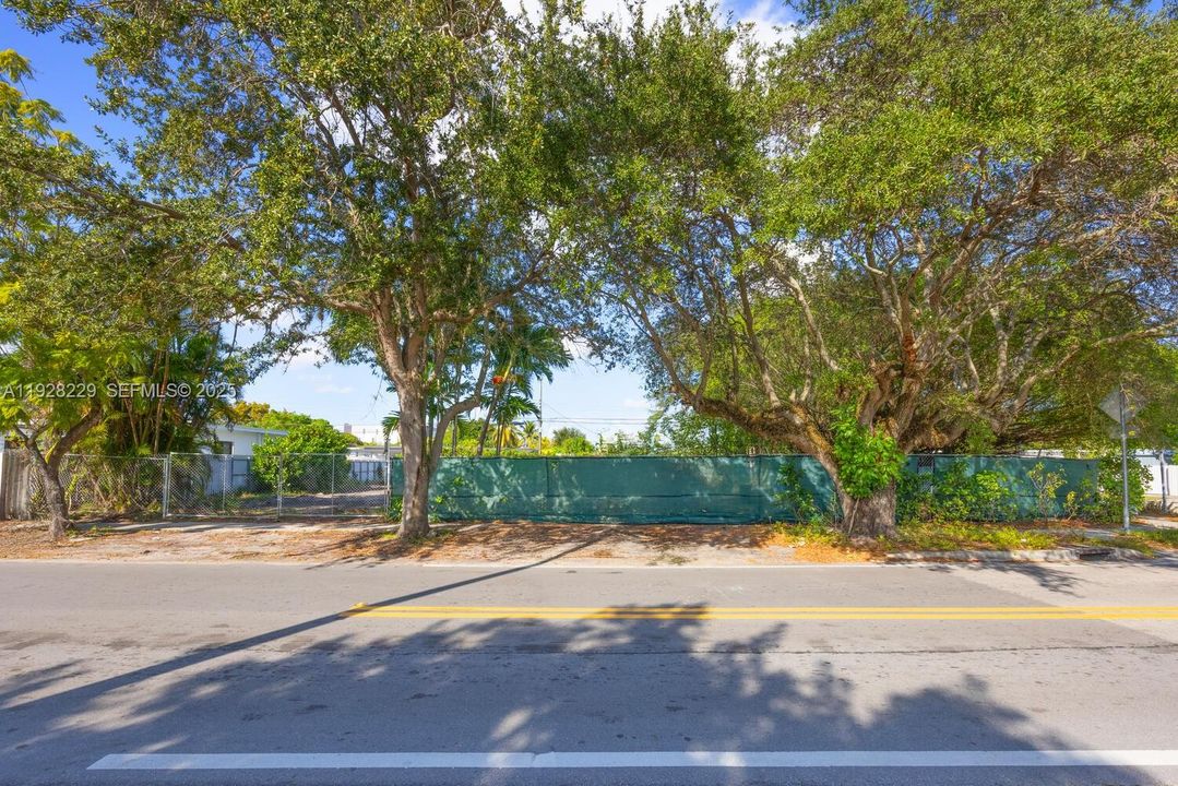 En Venta: $645,000 (0.26 acres)