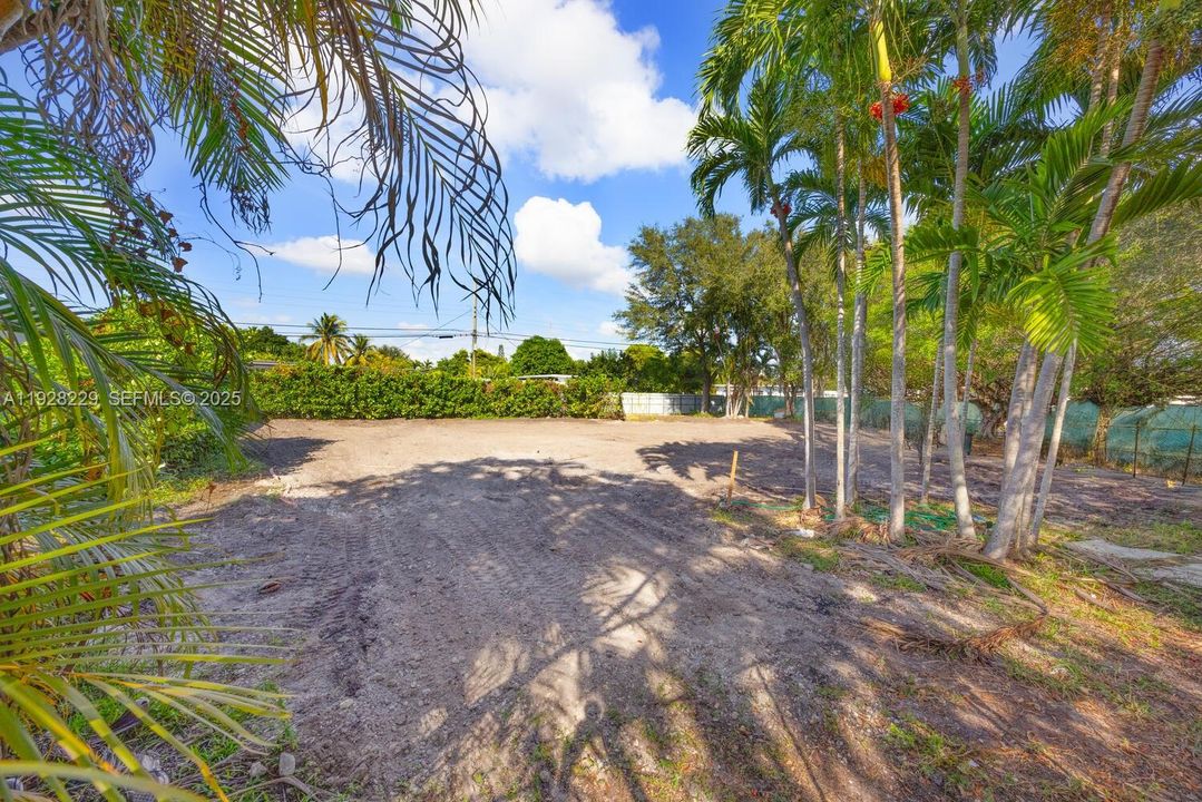 En Venta: $645,000 (0.26 acres)