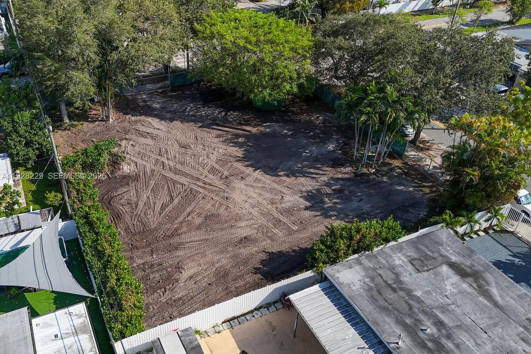 En Venta: $645,000 (0.26 acres)