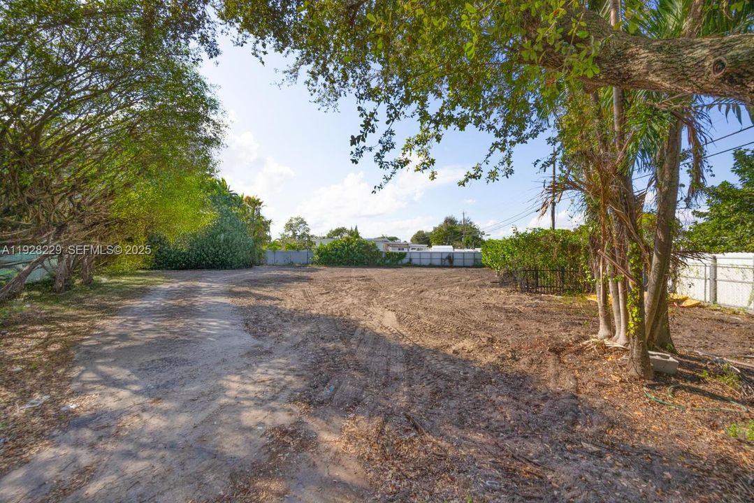 En Venta: $645,000 (0.26 acres)