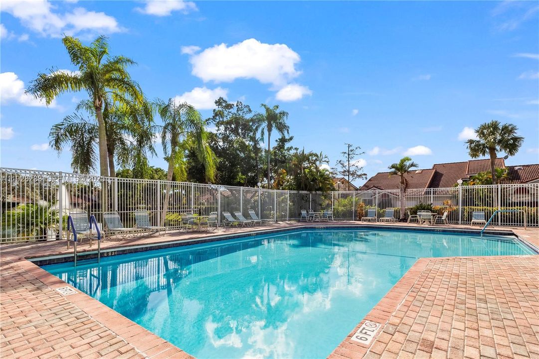 For Sale: $385,000 (3 beds, 2 baths, 1395 Square Feet)