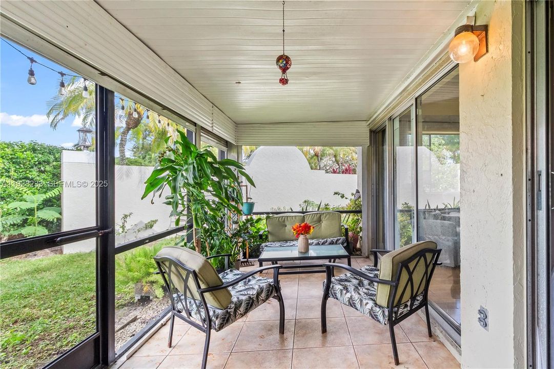 For Sale: $385,000 (3 beds, 2 baths, 1395 Square Feet)