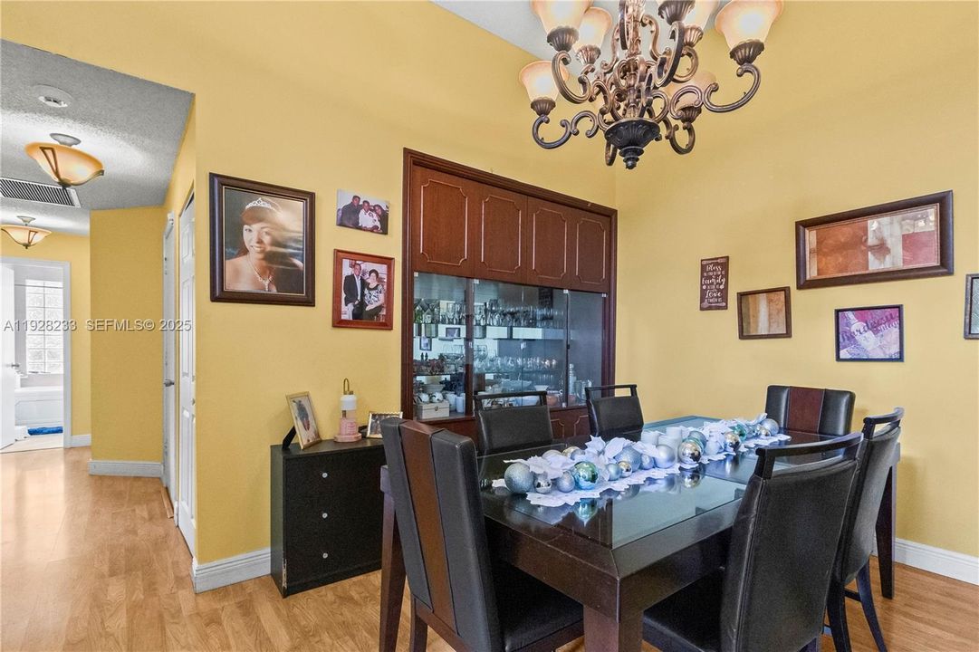 For Sale: $385,000 (3 beds, 2 baths, 1395 Square Feet)