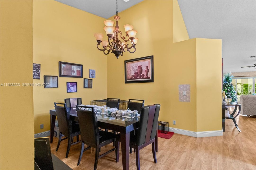 For Sale: $385,000 (3 beds, 2 baths, 1395 Square Feet)