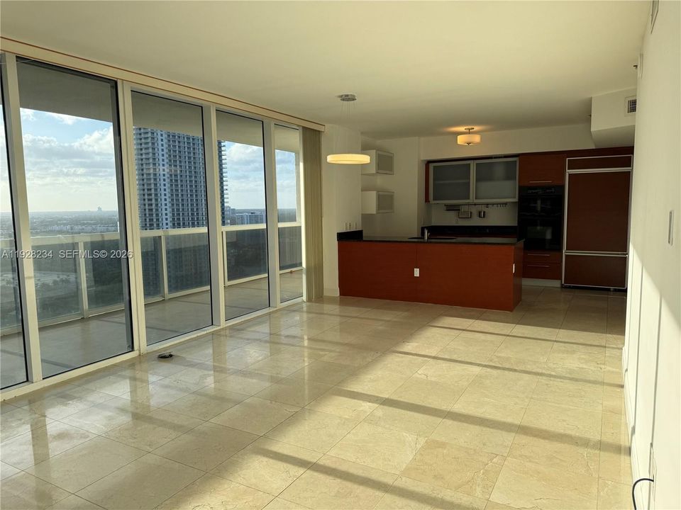 For Sale: $1,050,000 (2 beds, 2 baths, 1458 Square Feet)