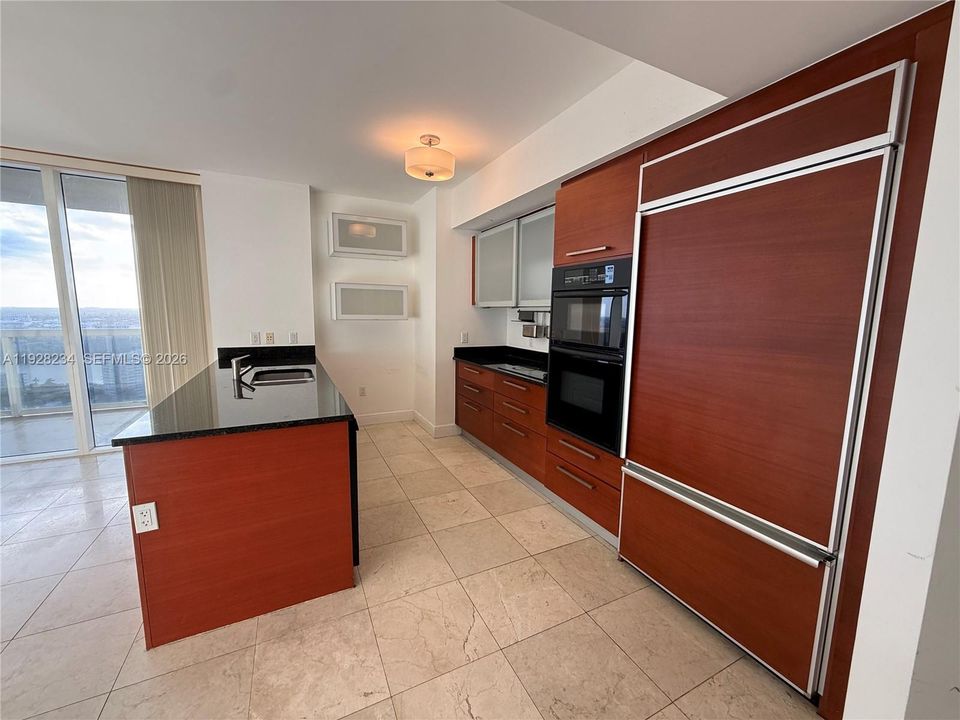 For Sale: $1,050,000 (2 beds, 2 baths, 1458 Square Feet)