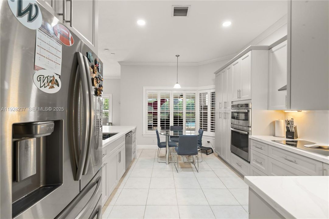 For Rent: $6,000 (5 beds, 4 baths, 2805 Square Feet)