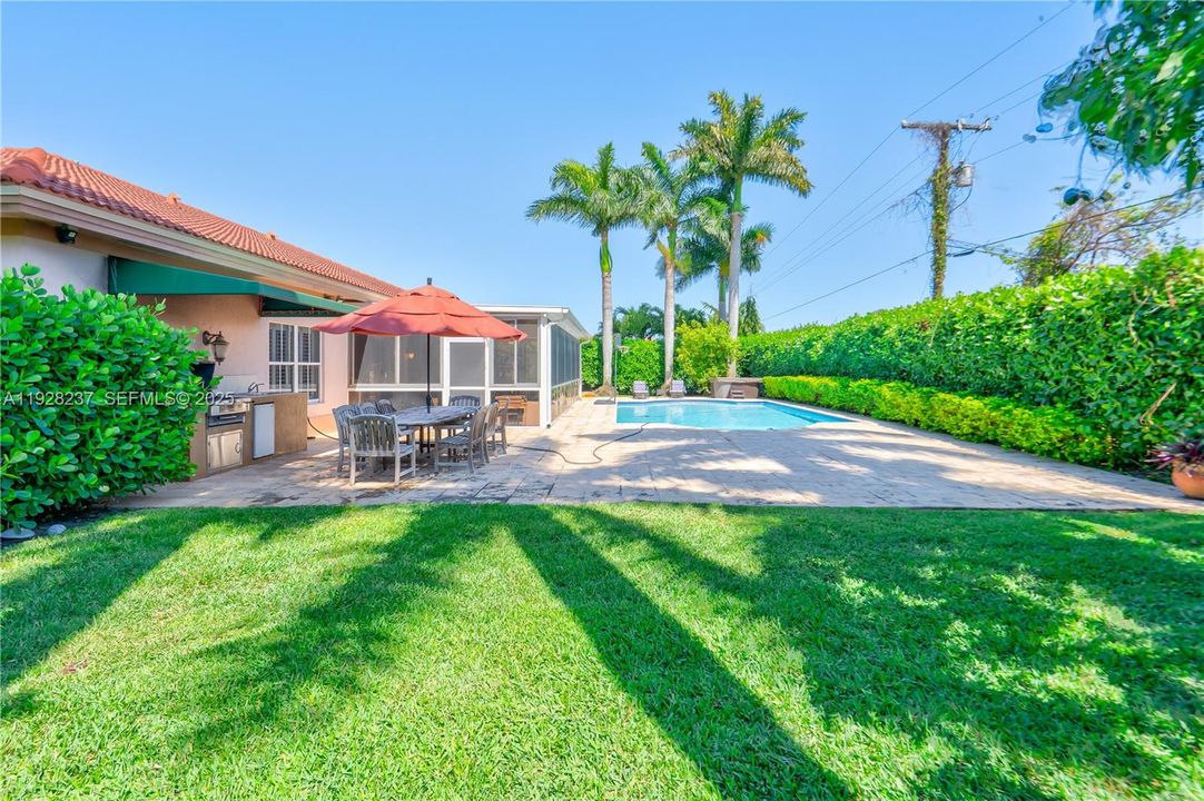 For Rent: $6,000 (5 beds, 4 baths, 2805 Square Feet)