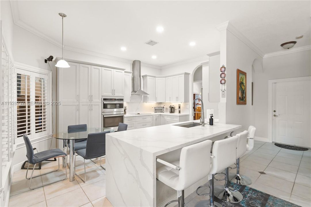 For Rent: $6,000 (5 beds, 4 baths, 2805 Square Feet)