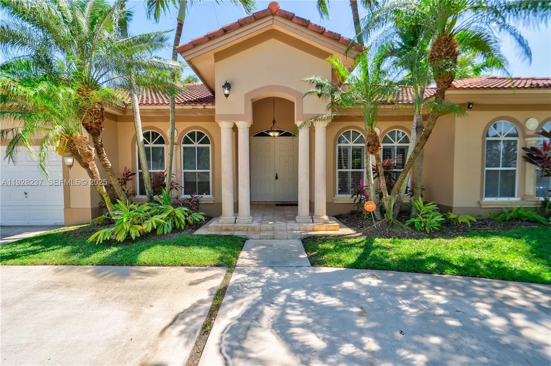 For Rent: $6,000 (5 beds, 4 baths, 2805 Square Feet)