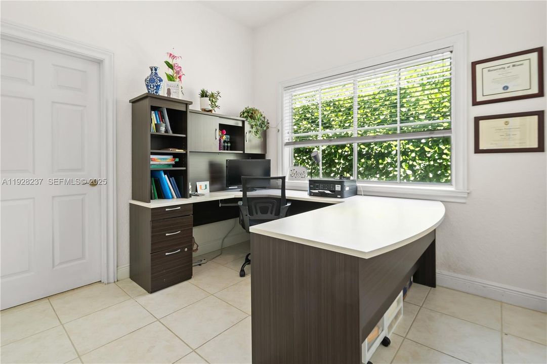 For Rent: $6,000 (5 beds, 4 baths, 2805 Square Feet)