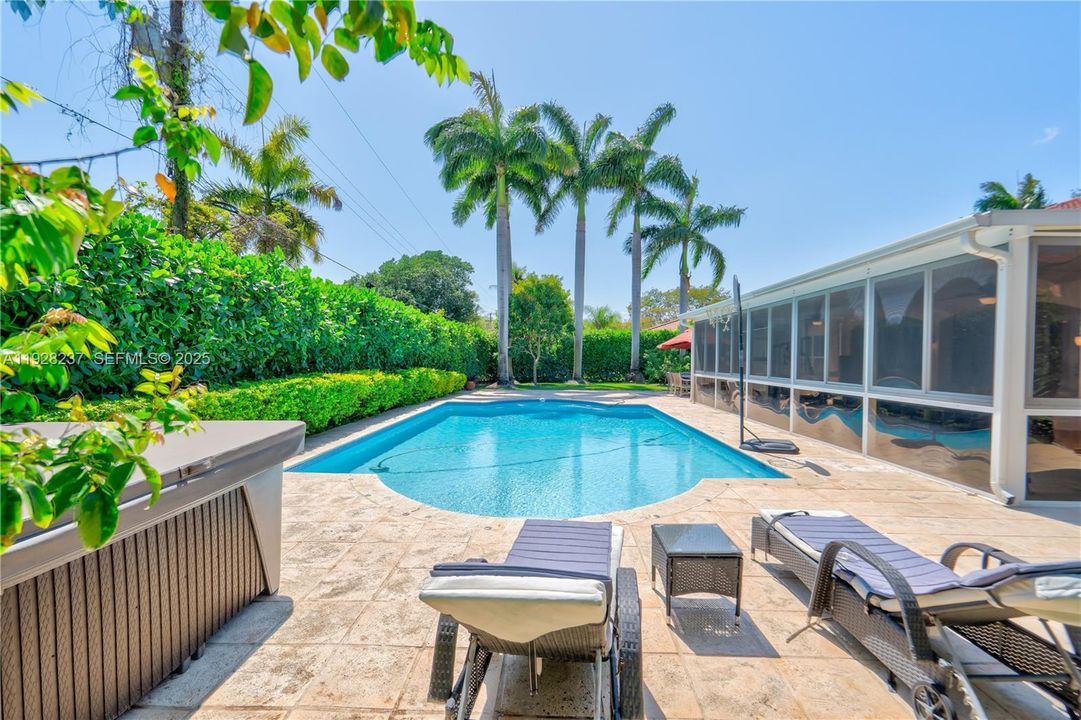 For Rent: $6,000 (5 beds, 4 baths, 2805 Square Feet)