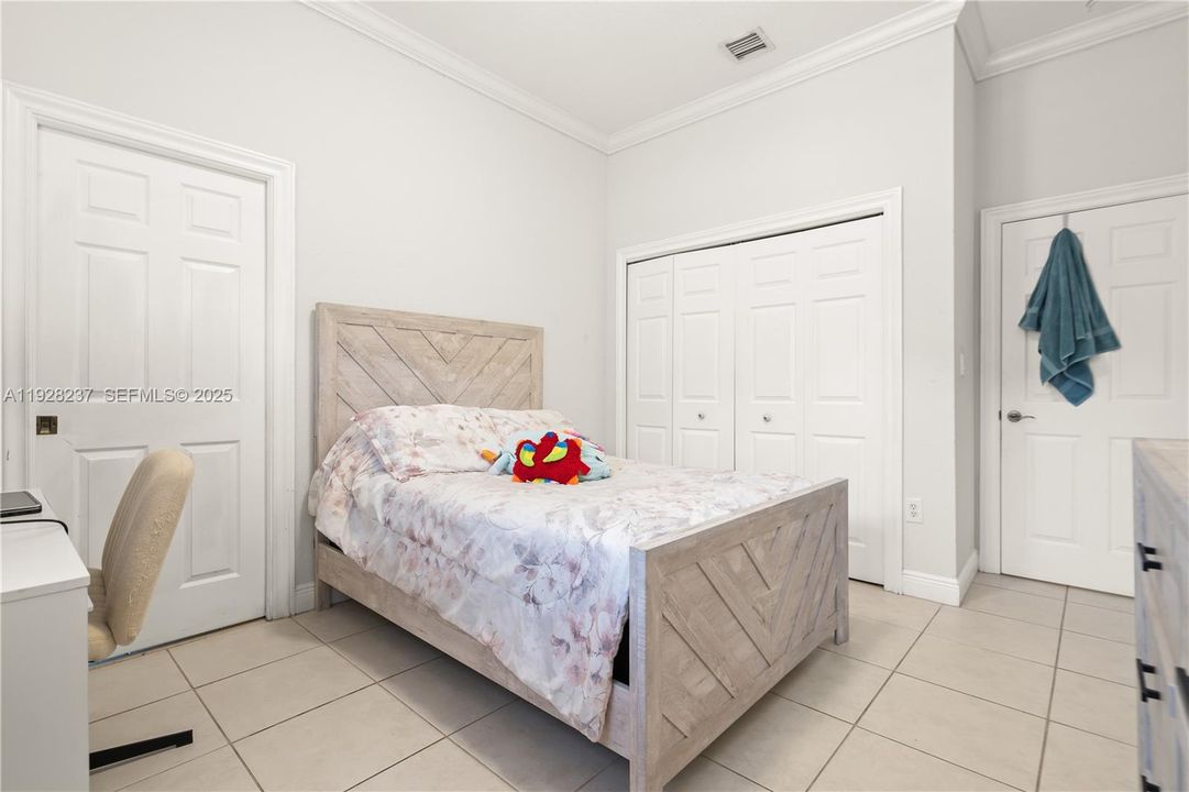 For Rent: $6,000 (5 beds, 4 baths, 2805 Square Feet)