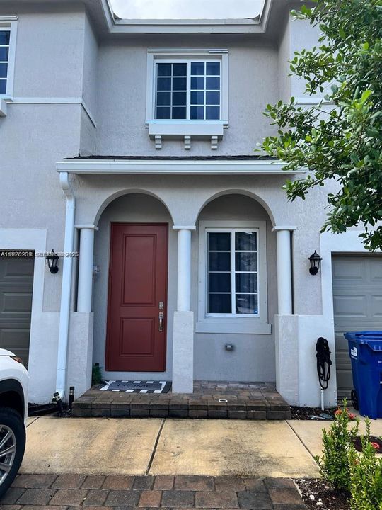 В аренду: $3,500 (4 спален, 3 ванн, 1602 Квадратных фут)