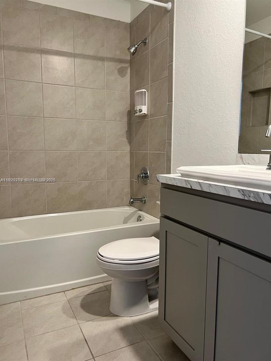 В аренду: $3,500 (4 спален, 3 ванн, 1602 Квадратных фут)