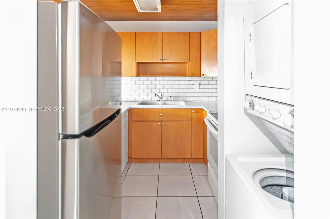 В аренду: $1,800 (1 спален, 1 ванн, 760 Квадратных фут)