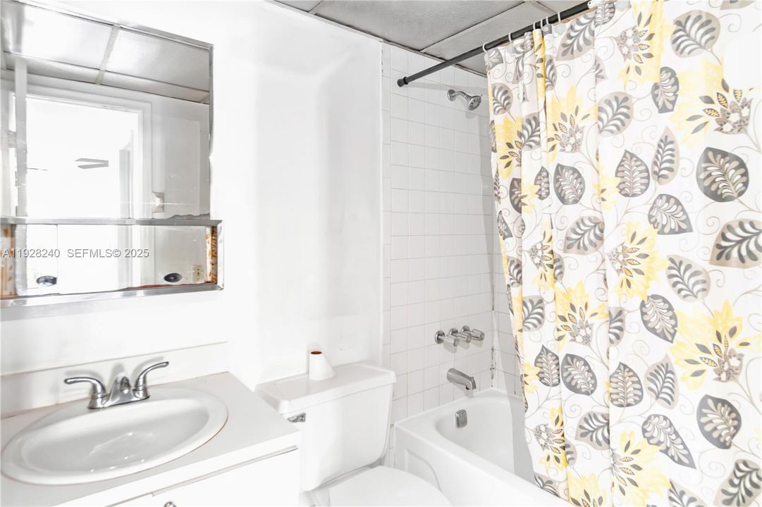 В аренду: $1,800 (1 спален, 1 ванн, 760 Квадратных фут)