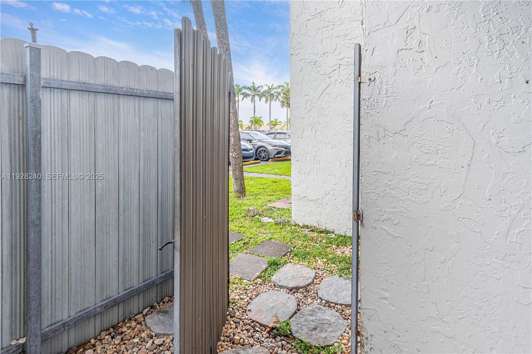 В аренду: $1,800 (1 спален, 1 ванн, 760 Квадратных фут)