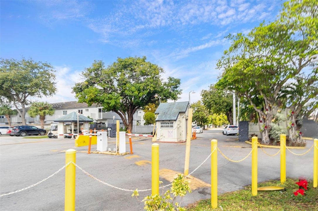 В аренду: $1,800 (1 спален, 1 ванн, 760 Квадратных фут)