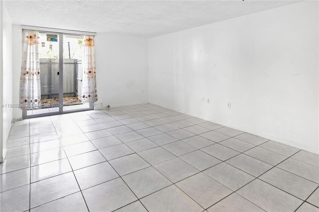 В аренду: $1,800 (1 спален, 1 ванн, 760 Квадратных фут)