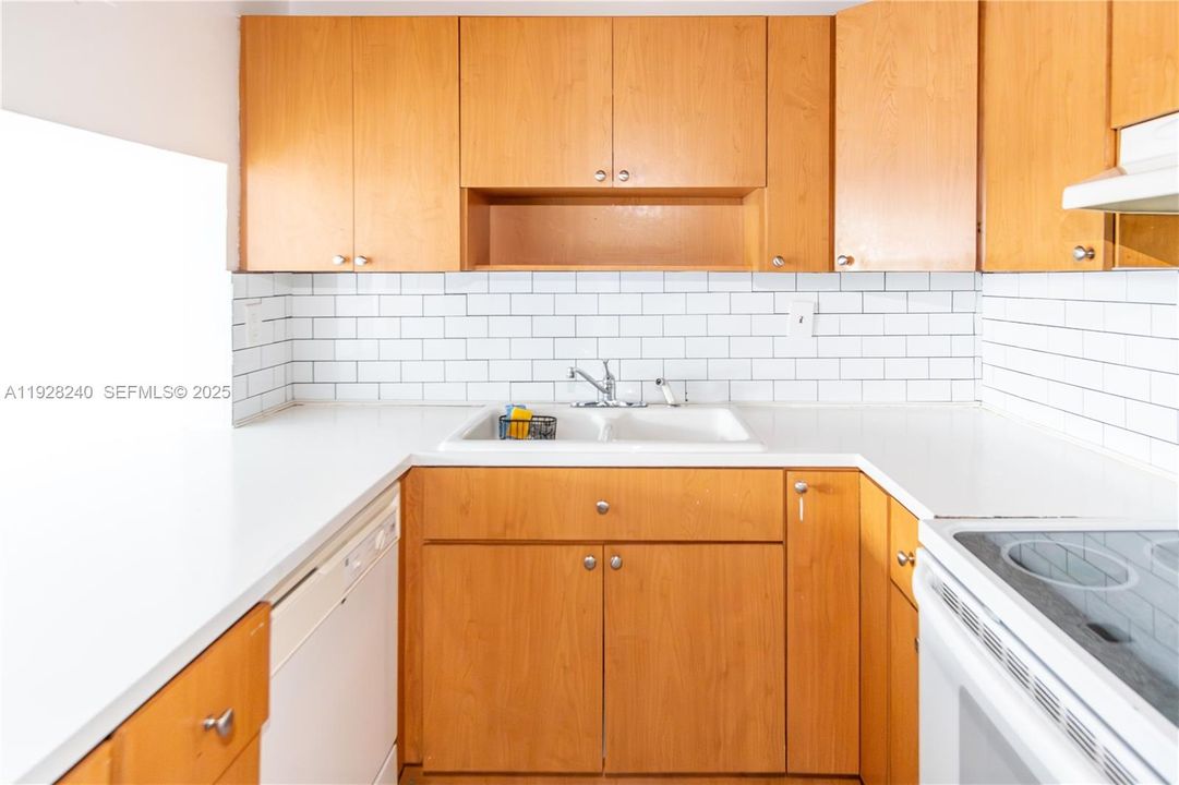 В аренду: $1,800 (1 спален, 1 ванн, 760 Квадратных фут)