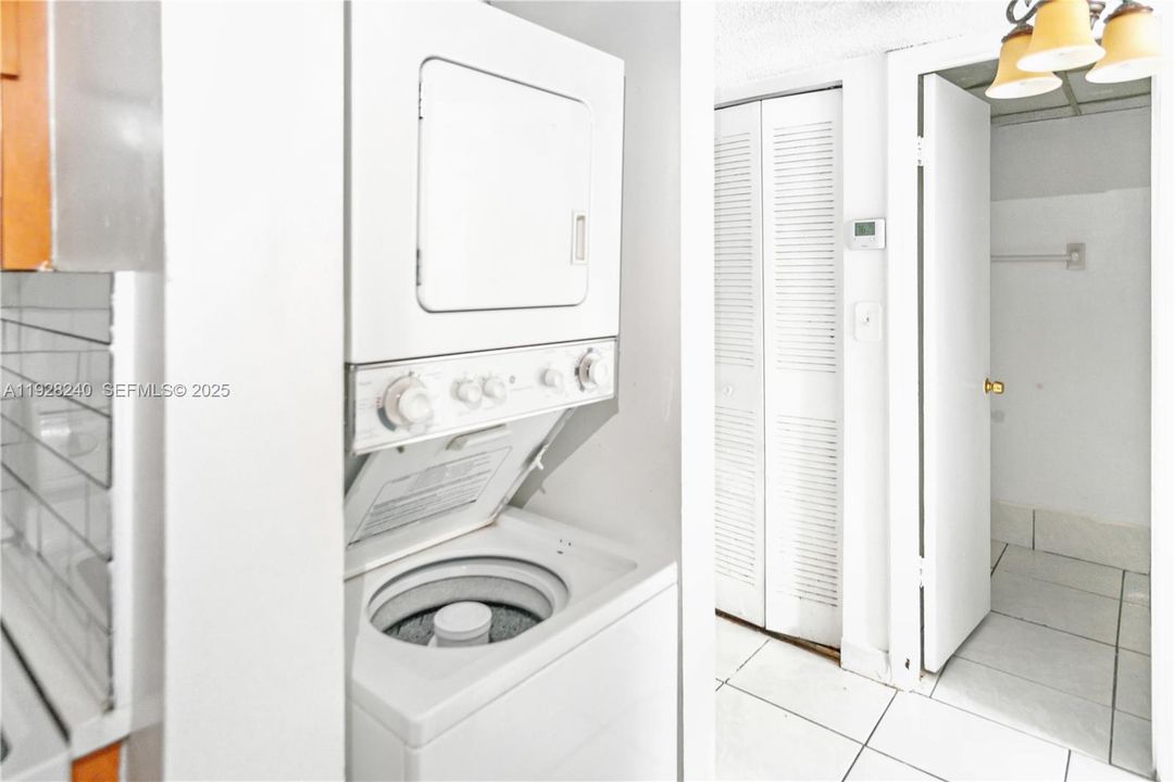 В аренду: $1,800 (1 спален, 1 ванн, 760 Квадратных фут)