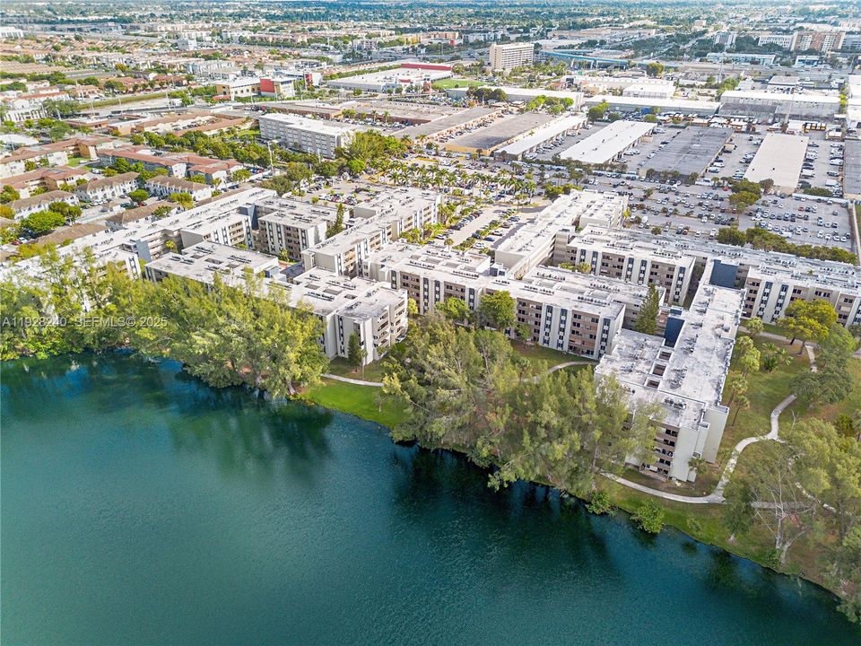 В аренду: $1,800 (1 спален, 1 ванн, 760 Квадратных фут)