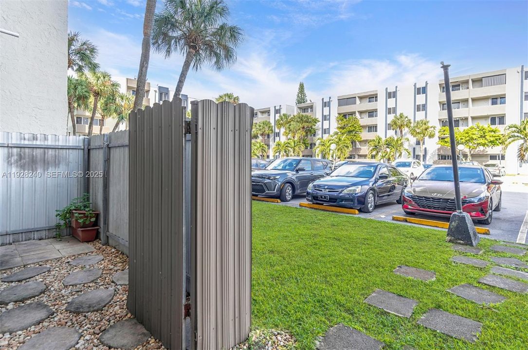 В аренду: $1,800 (1 спален, 1 ванн, 760 Квадратных фут)