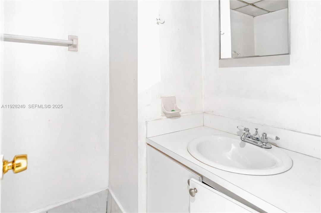 В аренду: $1,800 (1 спален, 1 ванн, 760 Квадратных фут)