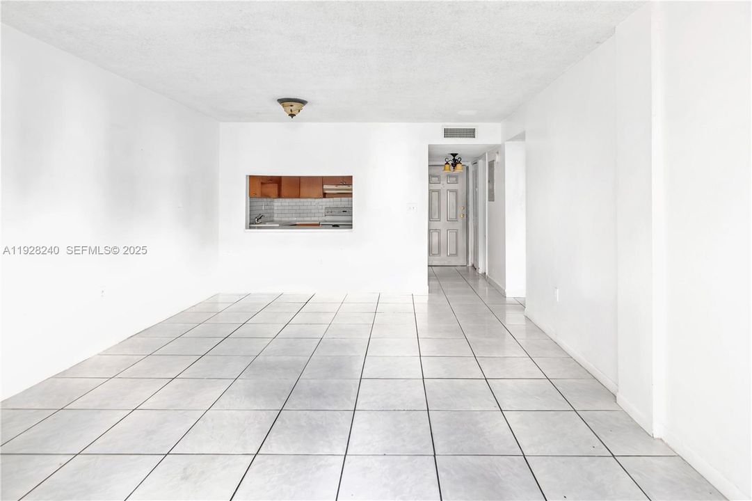 В аренду: $1,800 (1 спален, 1 ванн, 760 Квадратных фут)