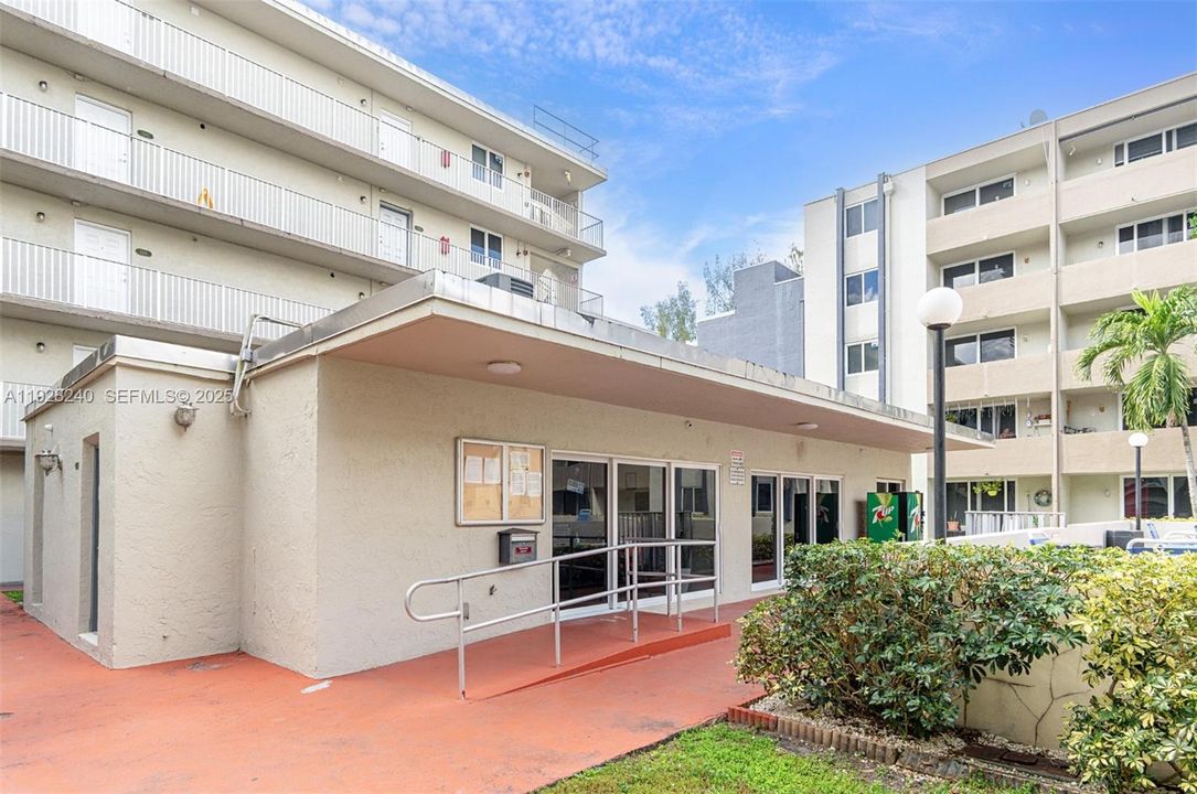 В аренду: $1,800 (1 спален, 1 ванн, 760 Квадратных фут)