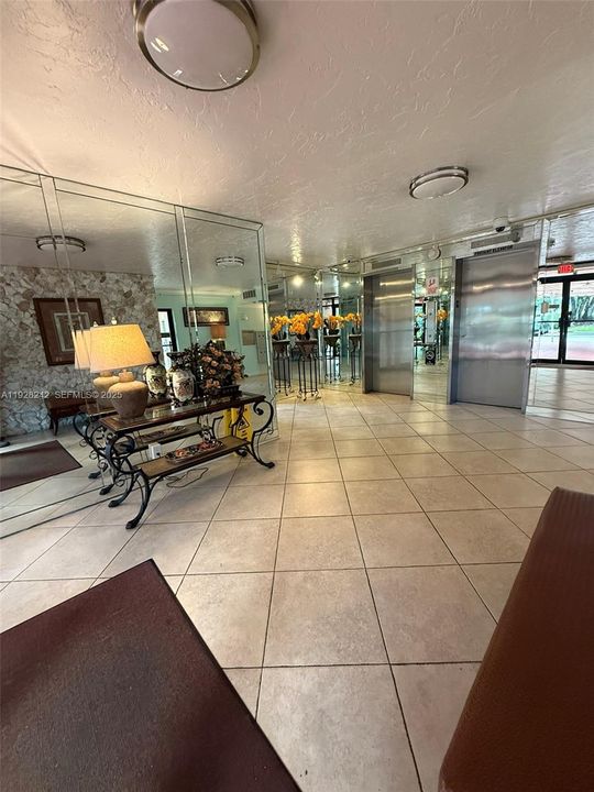 For Rent: $2,500 (2 beds, 2 baths, 1064 Square Feet)